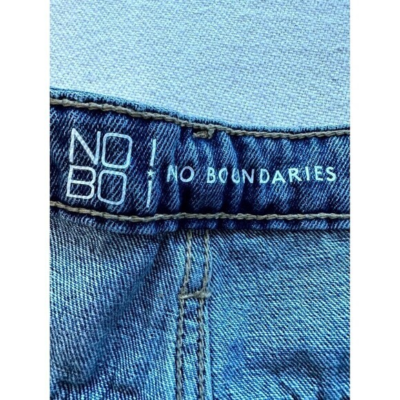 No Boundaries Distressed Denim High Rise Straight Jeans Women's Size 15 Blue - Picture 4 of 16